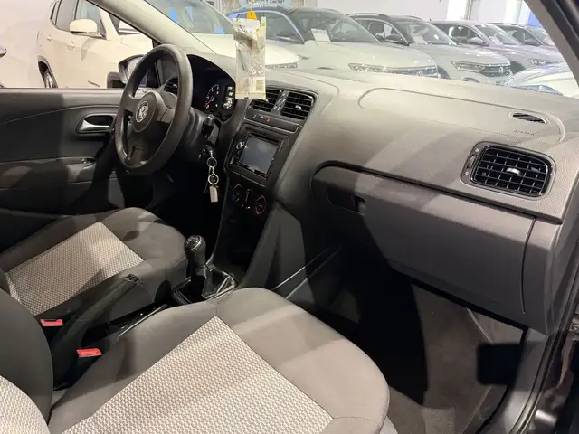 Volkswagen Polo view 10