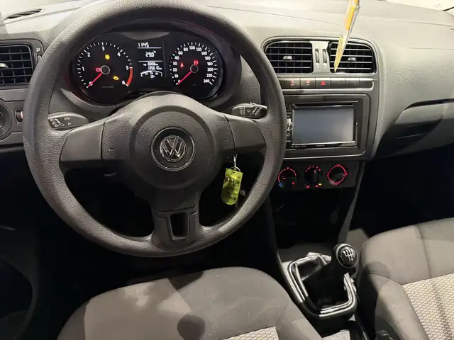 Volkswagen Polo view 11