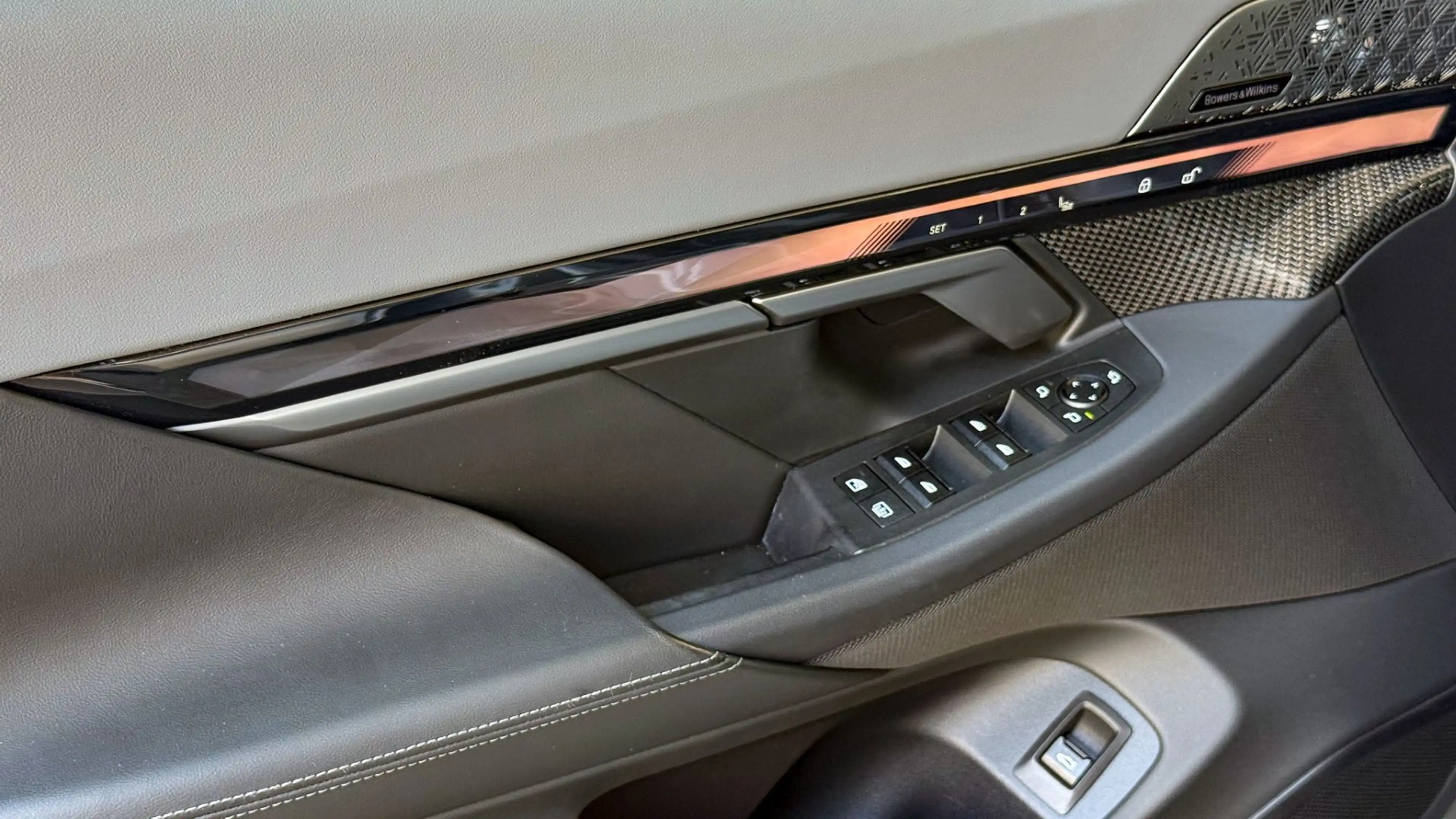 BMW i5 M60 xDrive M-Sportpaket Pro — photo 11