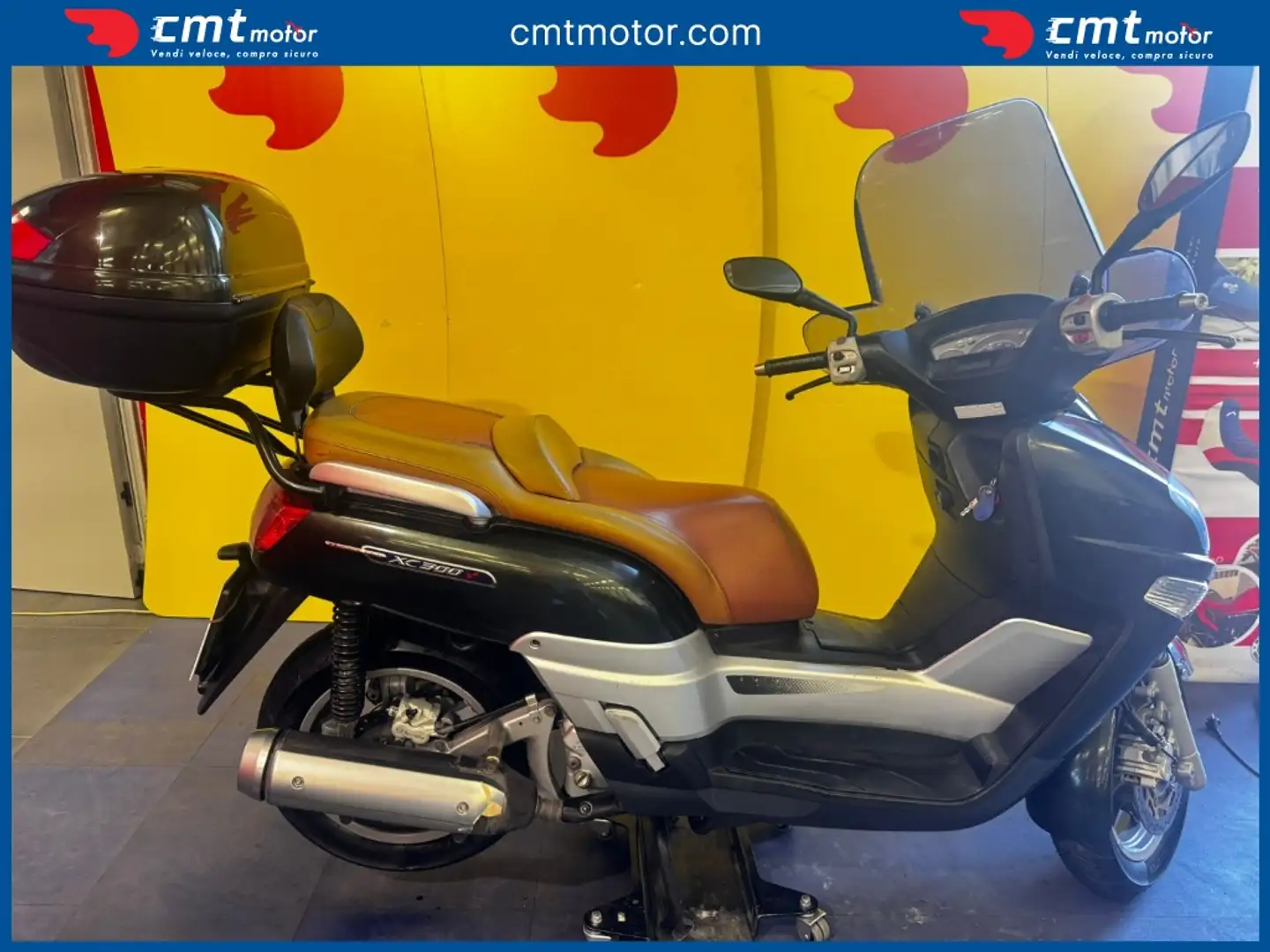 Yamaha XC 300 Versity - 1