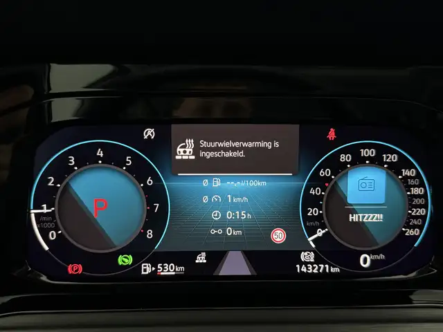 Volkswagen E-Golf view 19