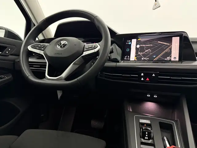 Volkswagen E-Golf view 25