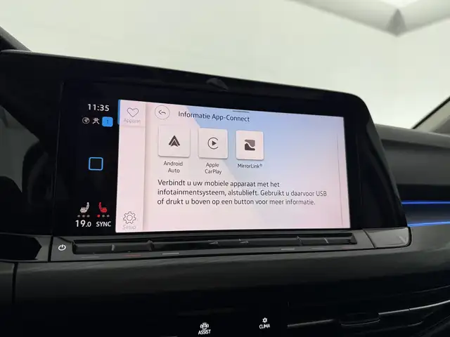 Volkswagen E-Golf view 29