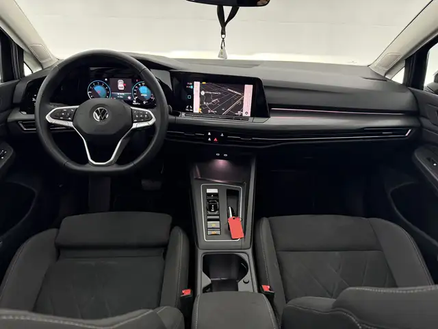 Volkswagen E-Golf view 2