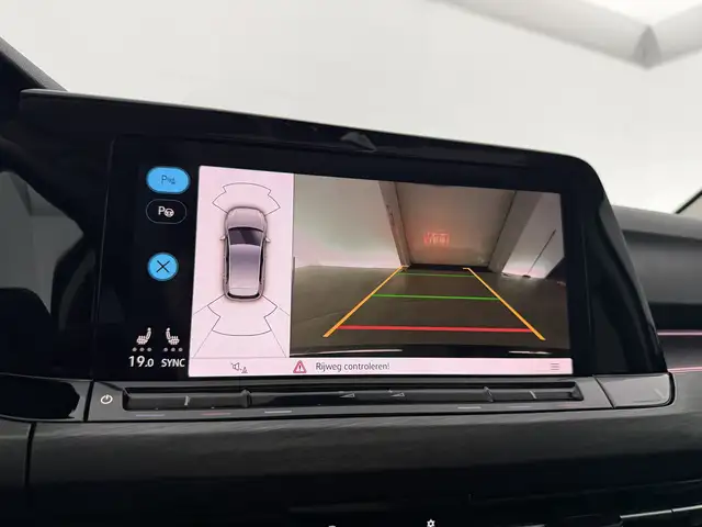 Volkswagen E-Golf view 20