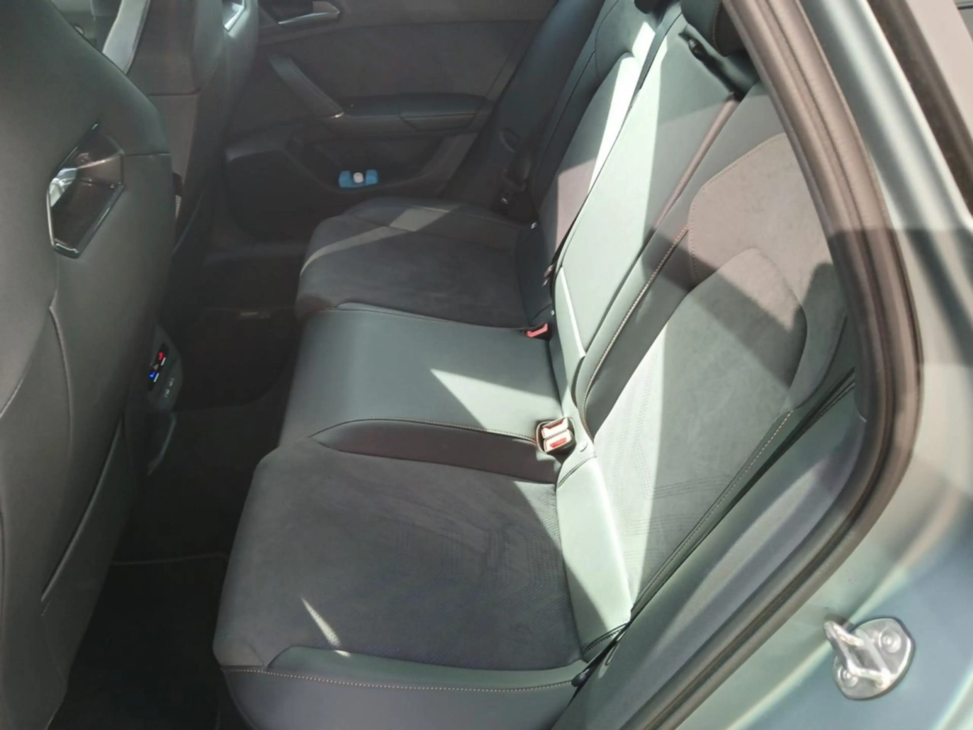 CUPRA Leon Leon e-Hybrid 1.5 VZ DSG (200 kW) — photo 18