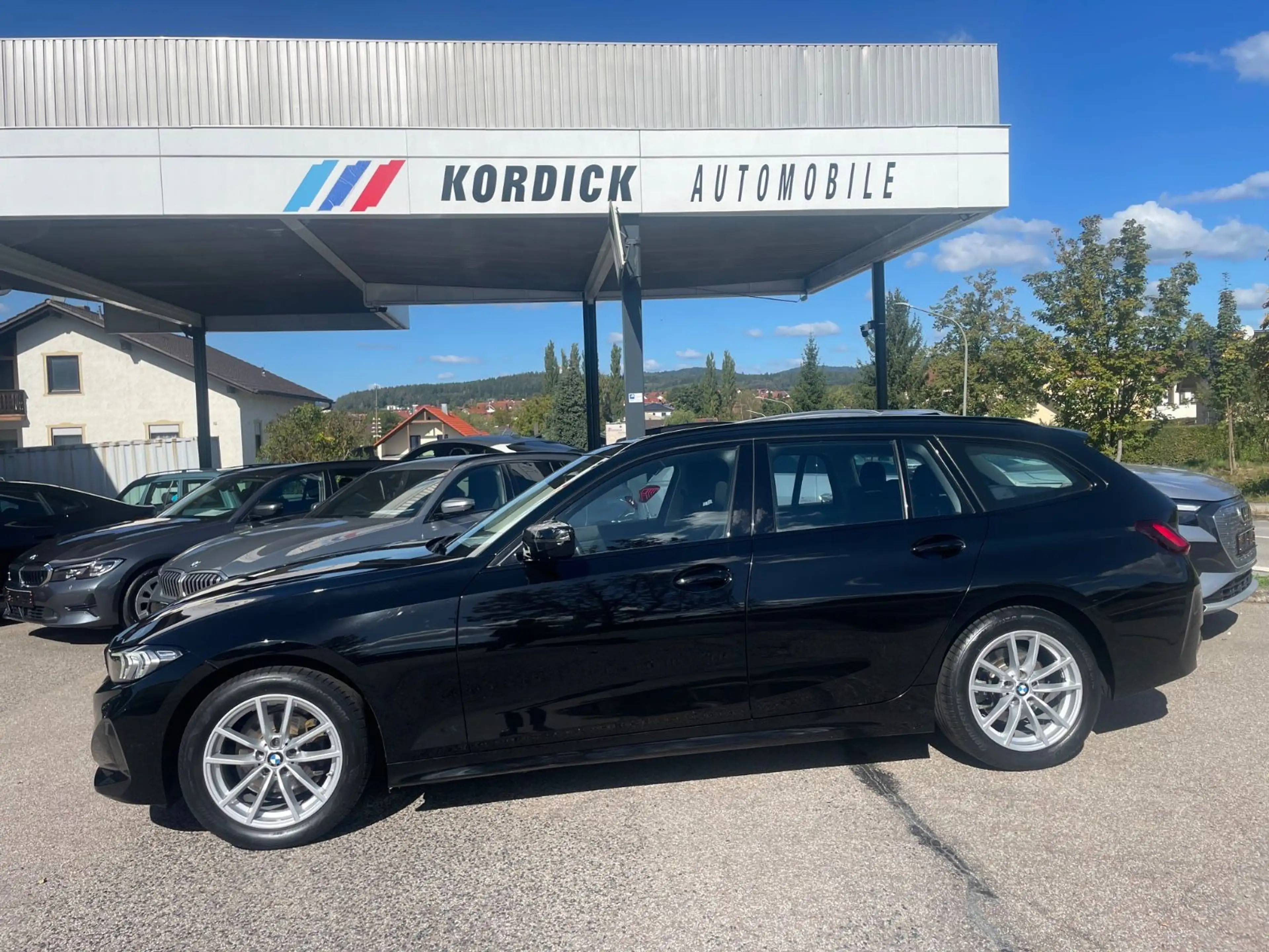 BMW 318 iA 2.0 TOURING G21LCI/LC+/LED/SHZ — photo 3