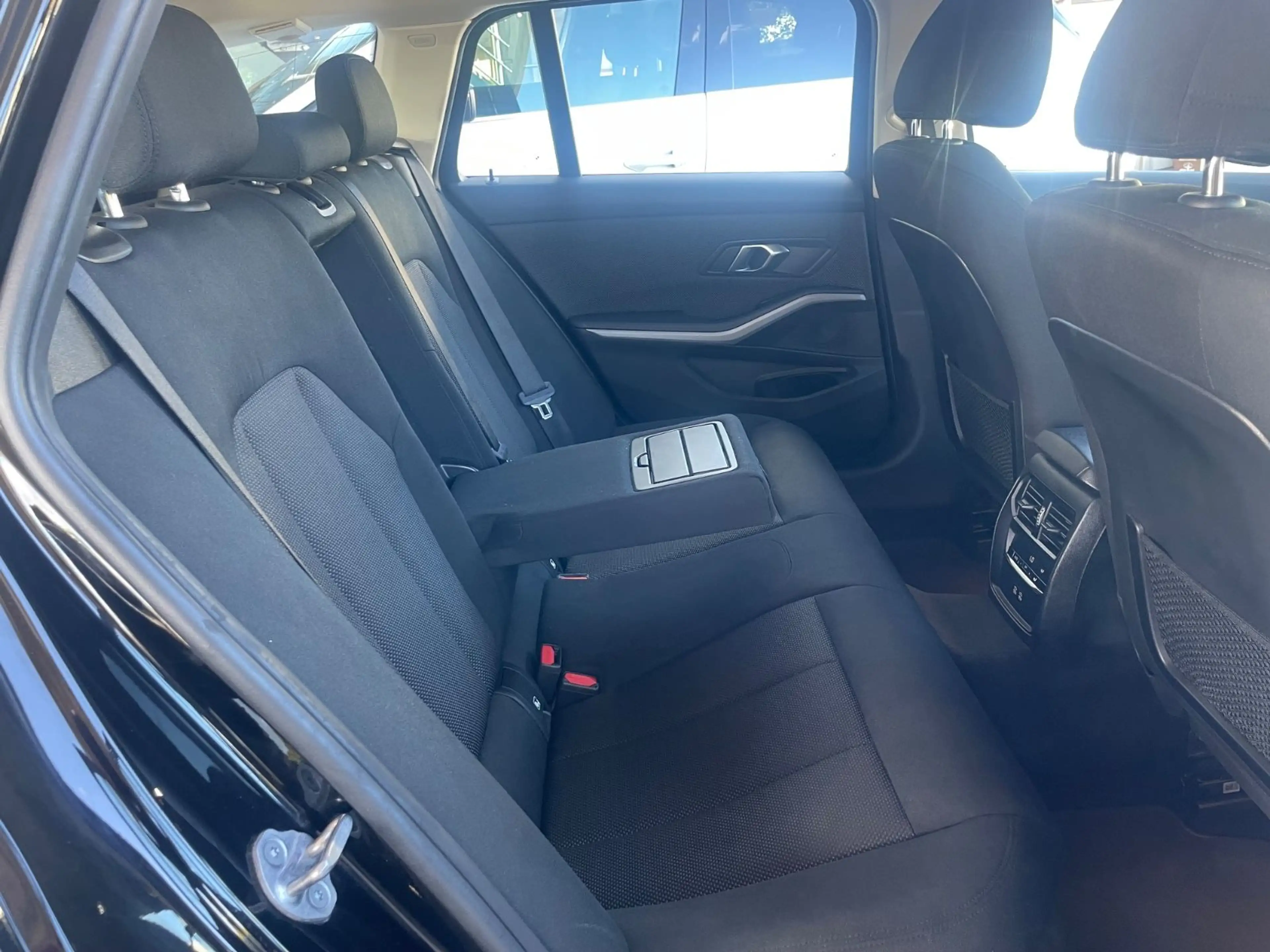 BMW 318 iA 2.0 TOURING G21LCI/LC+/LED/SHZ — photo 15