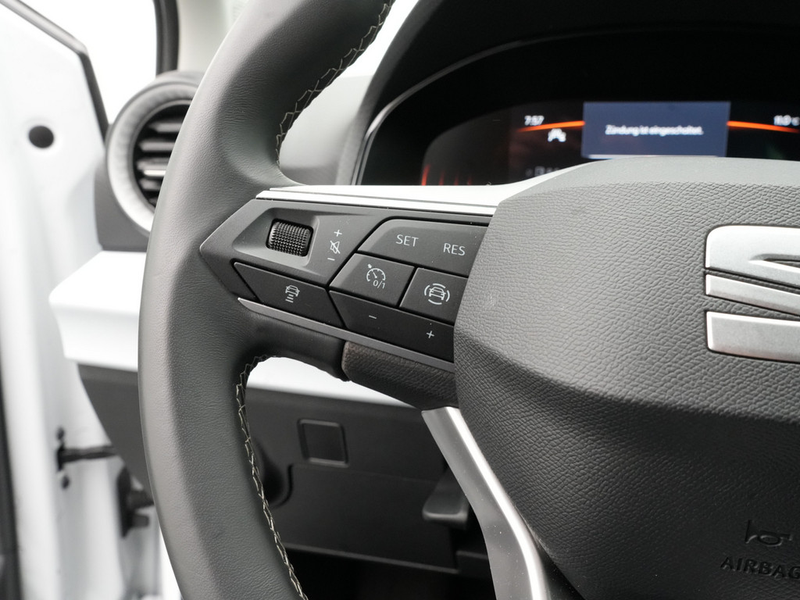 SEAT Arona Style ACC NAVI KAM SHZ LED — photo 7
