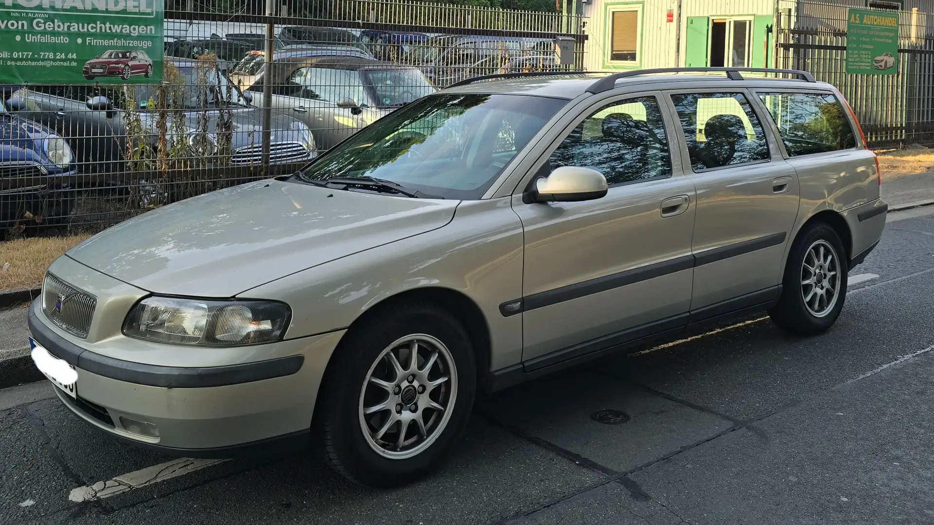 Volvo V70 V70 2.4,Tüv 04.2027,Mit LPG Gas. Šedá - 1