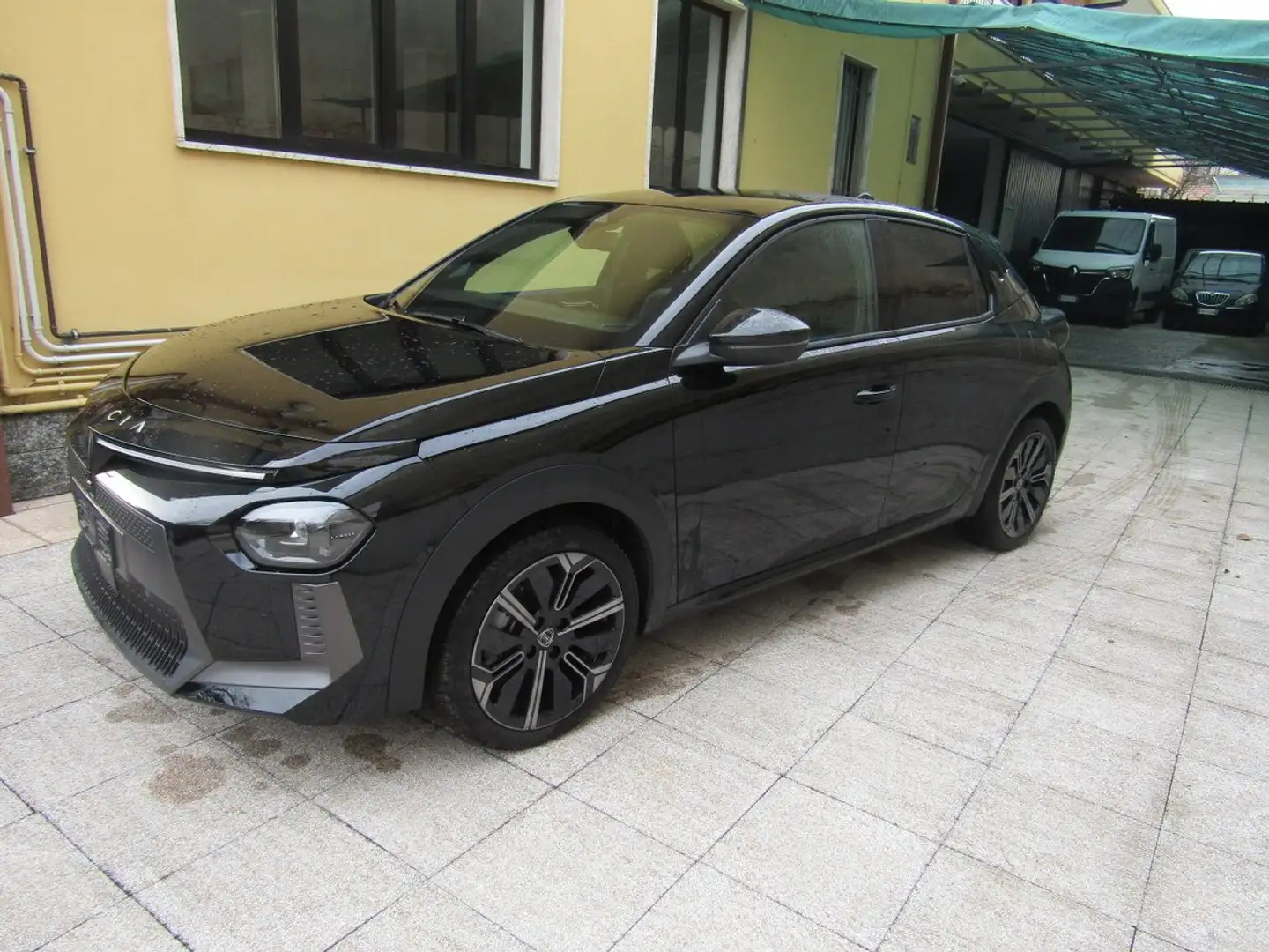 Lancia Ypsilon 1.2 Hybrid HF Line 110cv e-dct PREZZO REALE Schwarz - 2