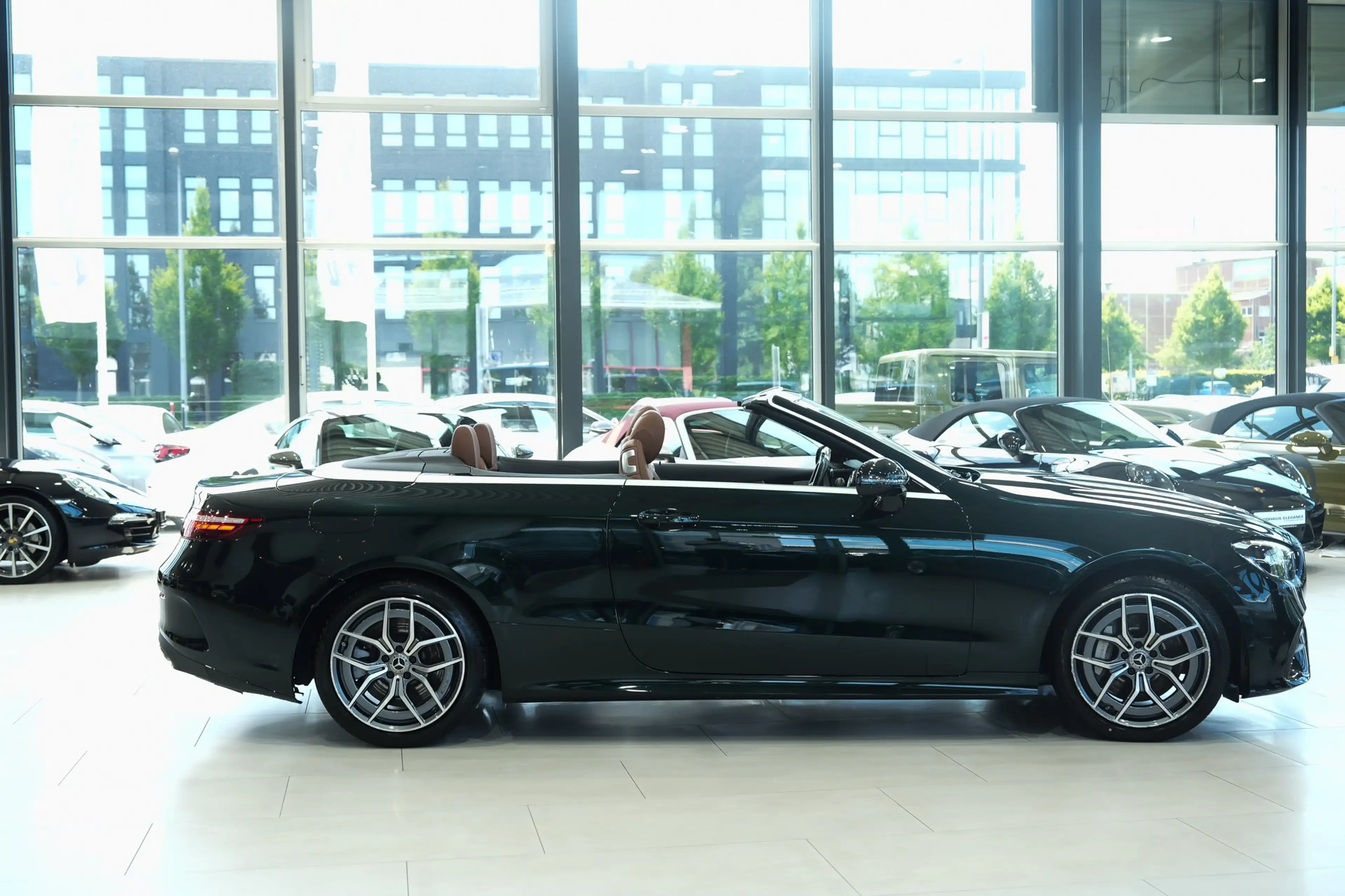 Mercedes-Benz E 450 Cabrio 4Matic*AMG-LINE*BURM*1.HAND*HEAD-UP — photo 4