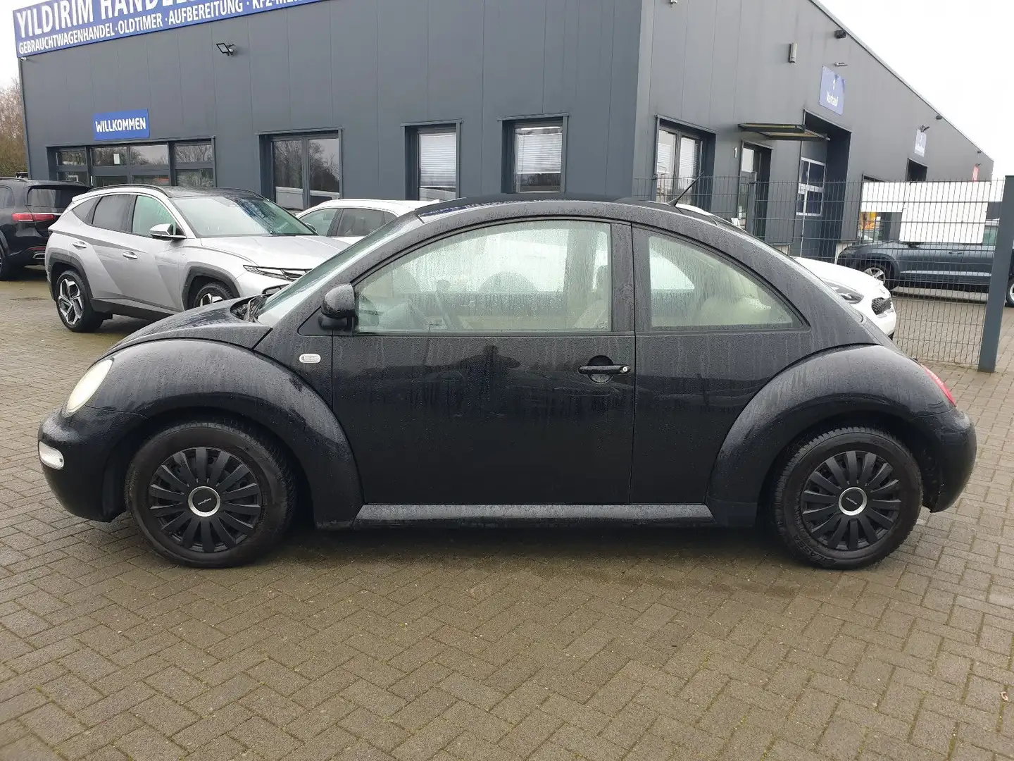 Volkswagen New Beetle Lim. 2.0,LEDER,KLIMA,TEMPOMAT Zwart - 2