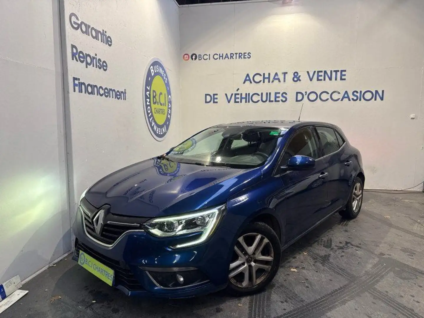 Renault Megane IV 1.5 BLUE DCI 115CH BUSINESS EDC Blau - 1
