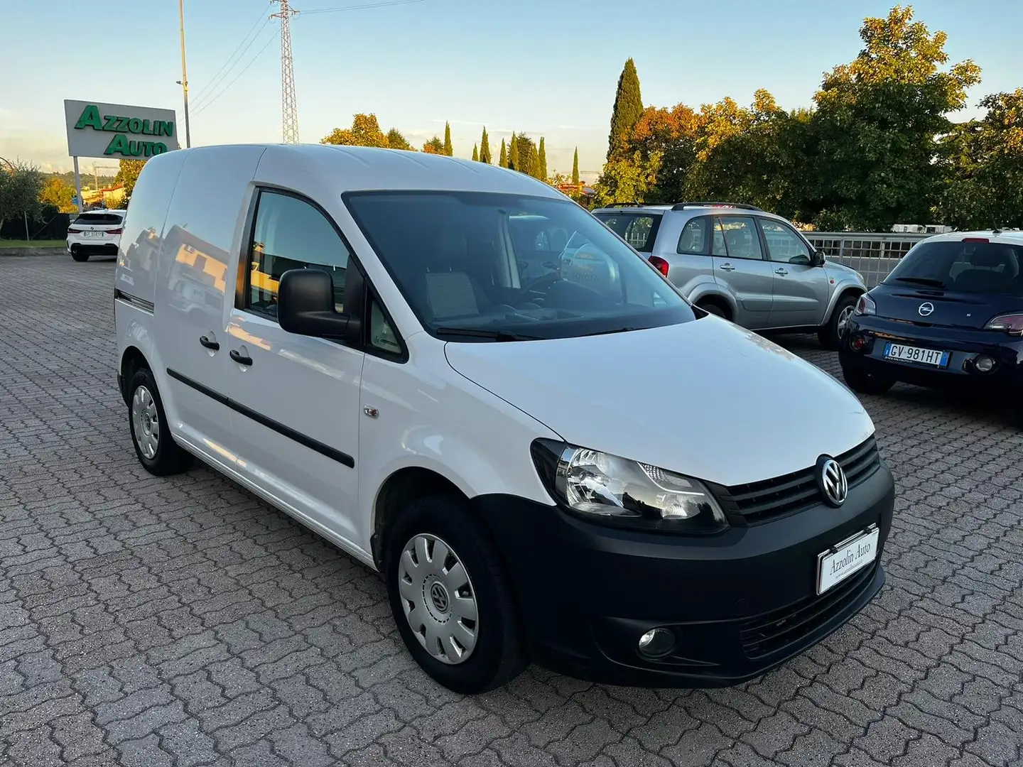 Volkswagen Caddy 1.6 TDI 102 CV SI A NEOPATENTATI Bianco - 1