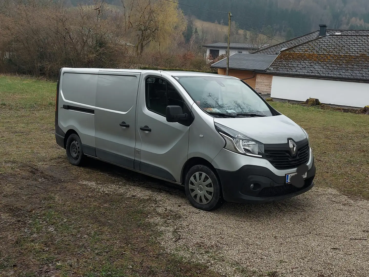 Renault Trafic Trafic Gen. Expr. L1H1 2,0 dCi DPF Expression Silber - 1