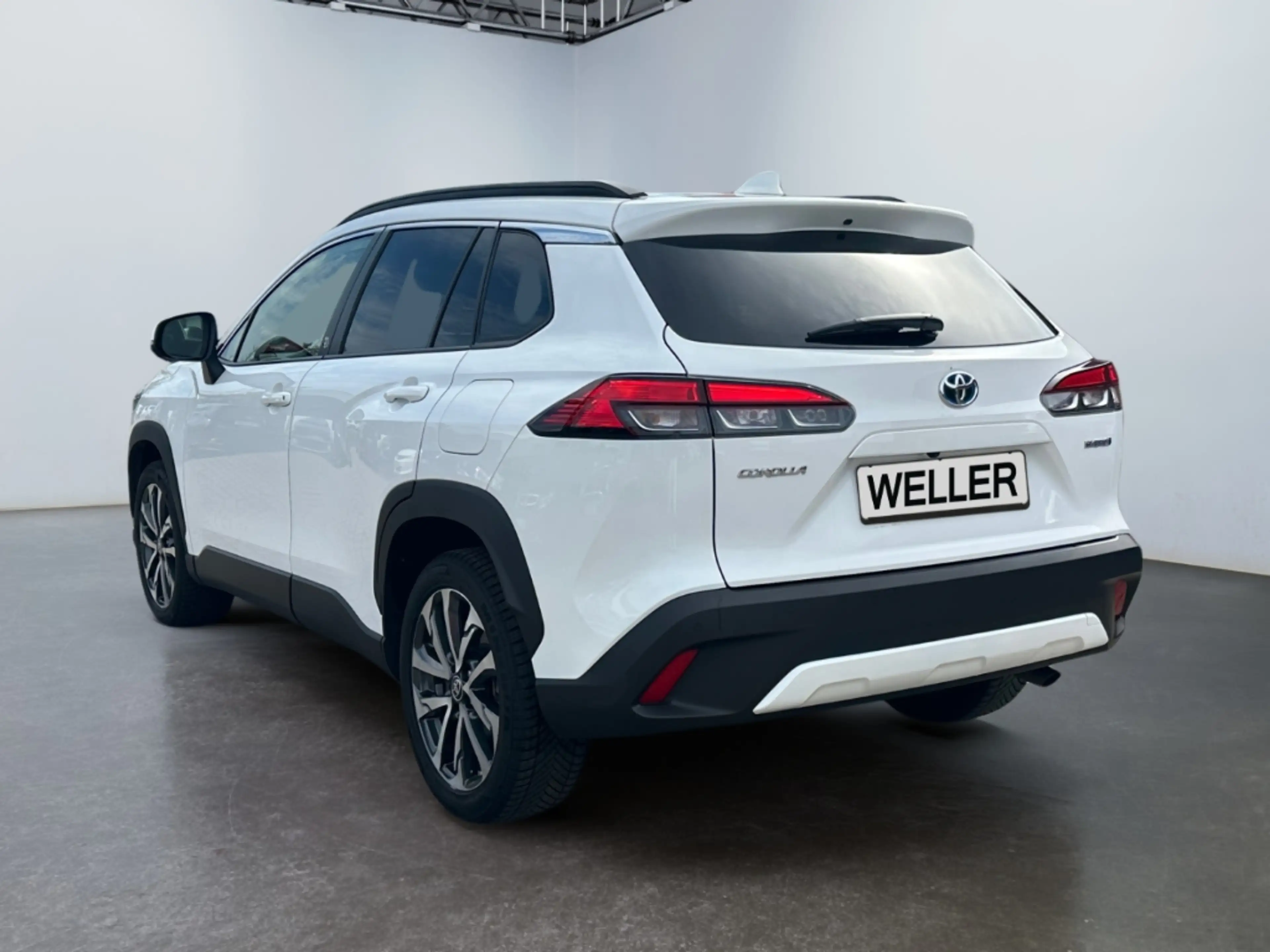 Toyota Corolla Cross 2.0 Hybrid AWD Team D *Premium-Paket* — photo 7