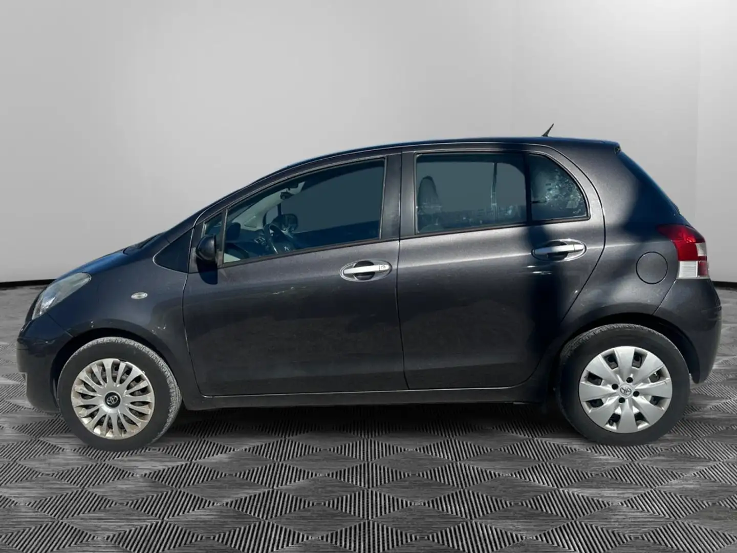 Toyota Yaris Yaris 1.3 - 100 VVT-i - Stop \u0026 Start  II  PHASE 2 Grijs - 2