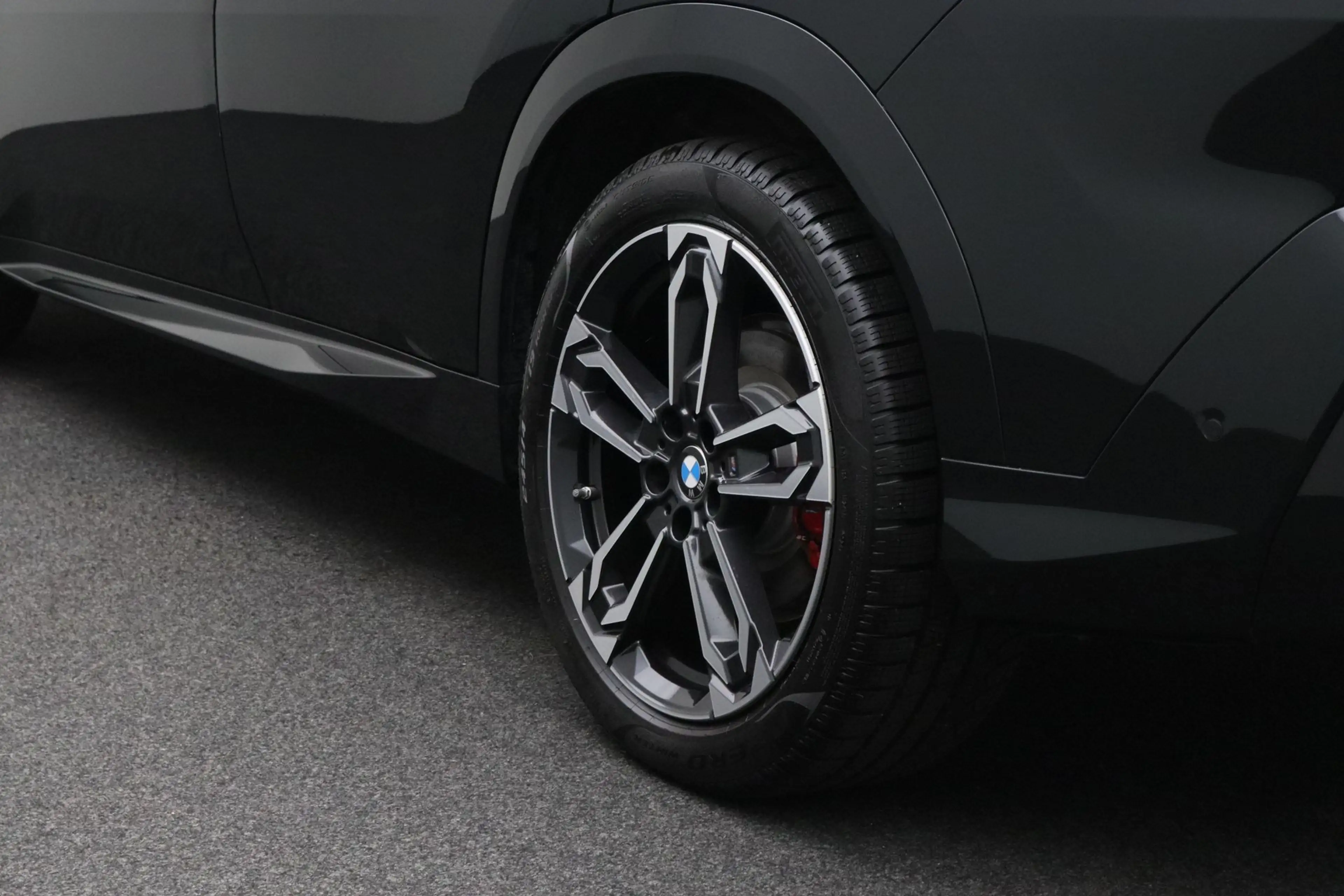 BMW iX2 xDrive30 67 kWh M Sport Pro Pakket | BMW Head-Up D — photo 5