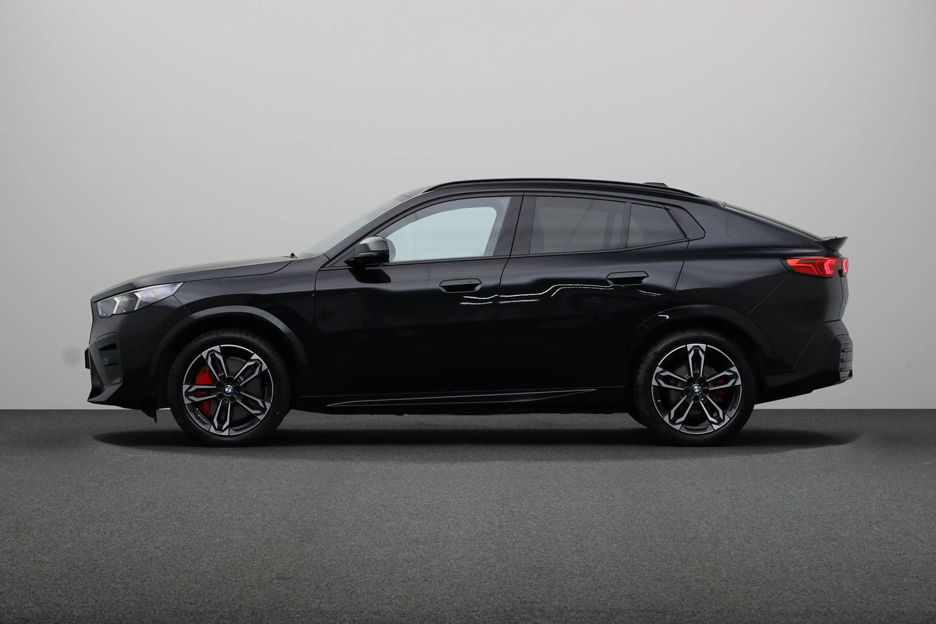 BMW iX2 xDrive30 67 kWh M Sport Pro Pakket | BMW Head-Up D — photo 12