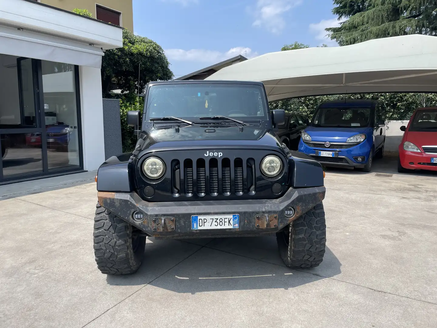 Jeep Wrangler Unlimited 2.8 crd Sahara auto dpf Schwarz - 2