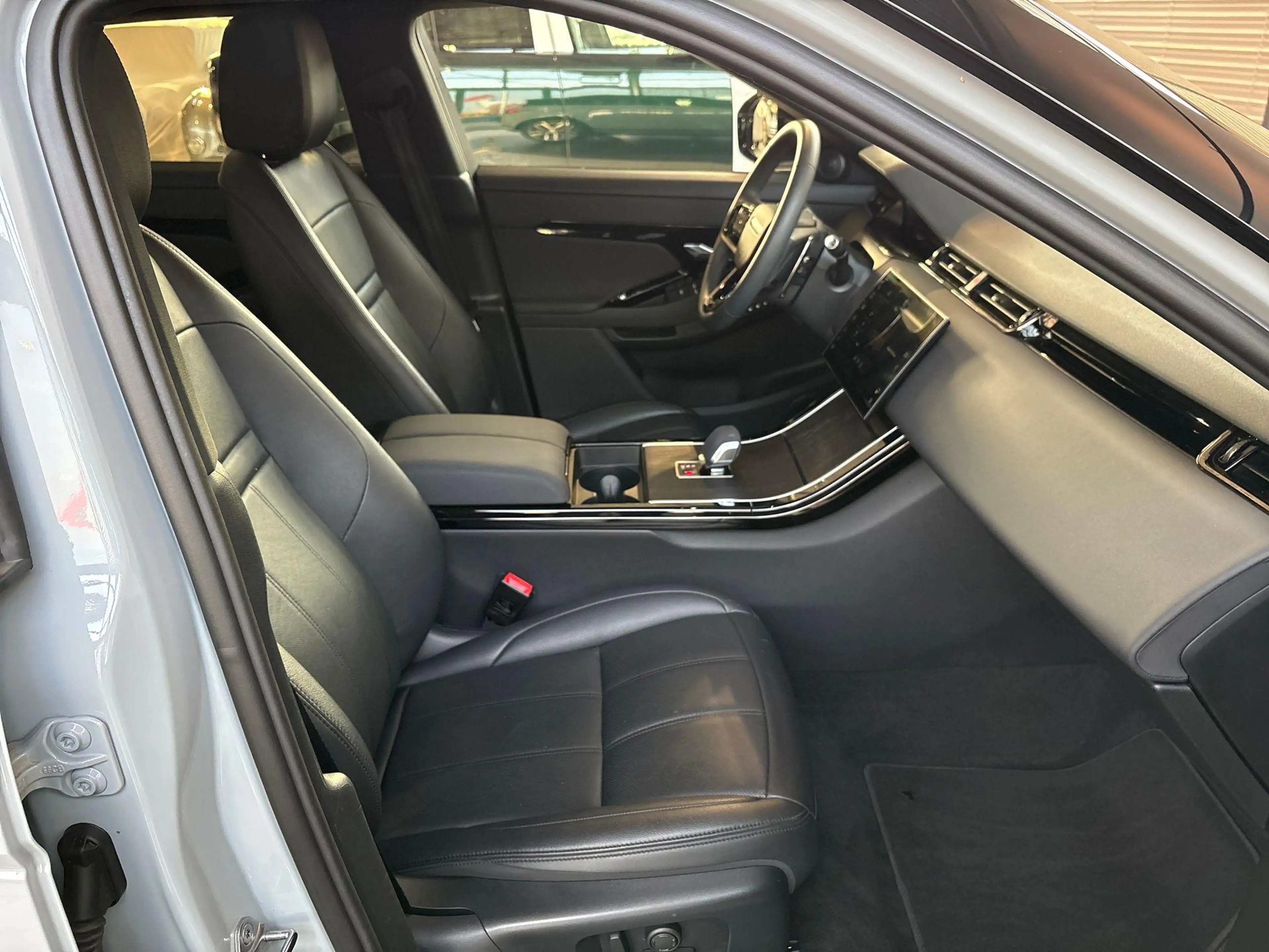 Land Rover Range Rover Evoque P270e AWD S EDITION — photo 3