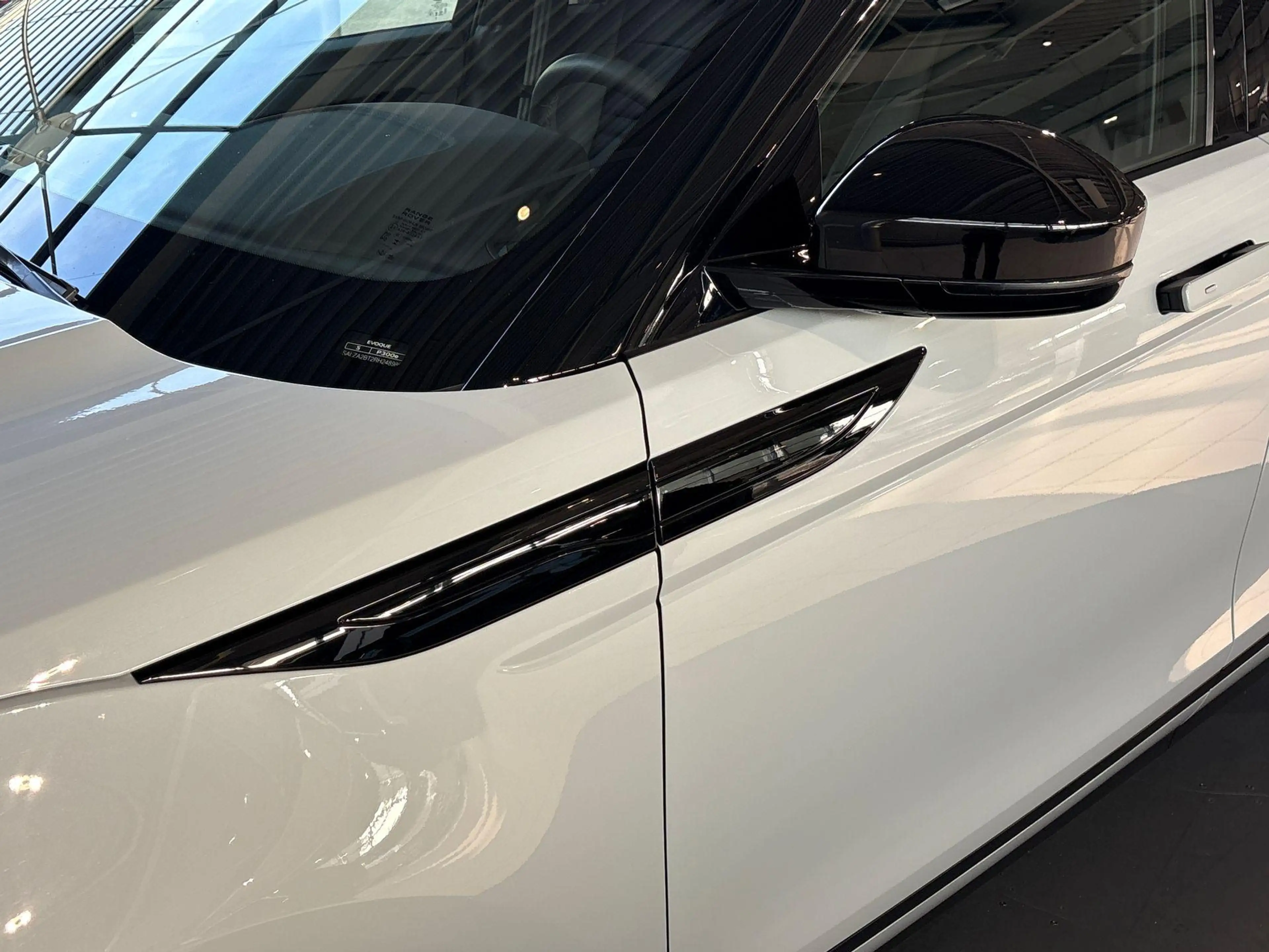 Land Rover Range Rover Evoque P270e AWD S EDITION — photo 22