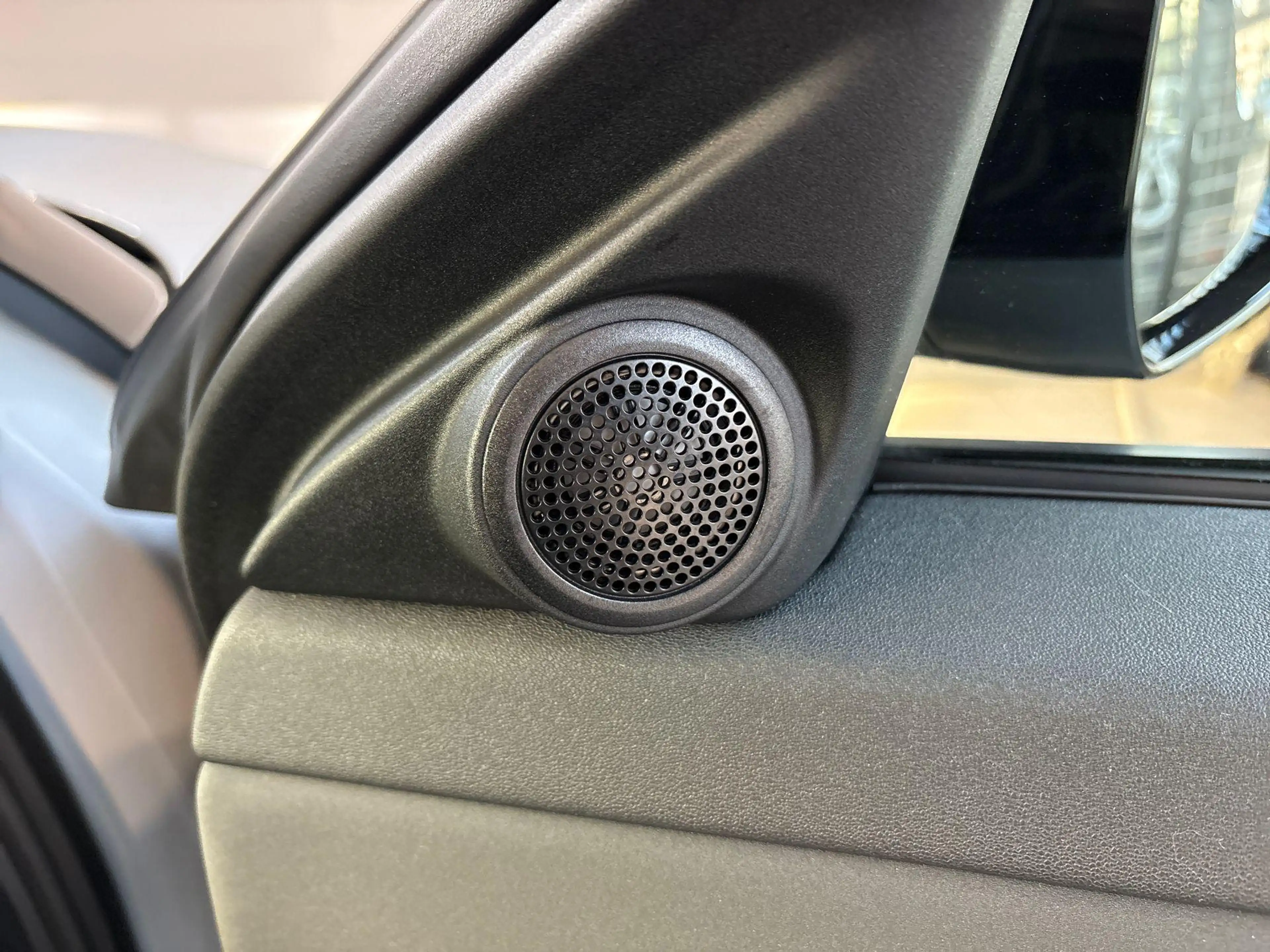 Land Rover Range Rover Evoque P270e AWD S EDITION — photo 13