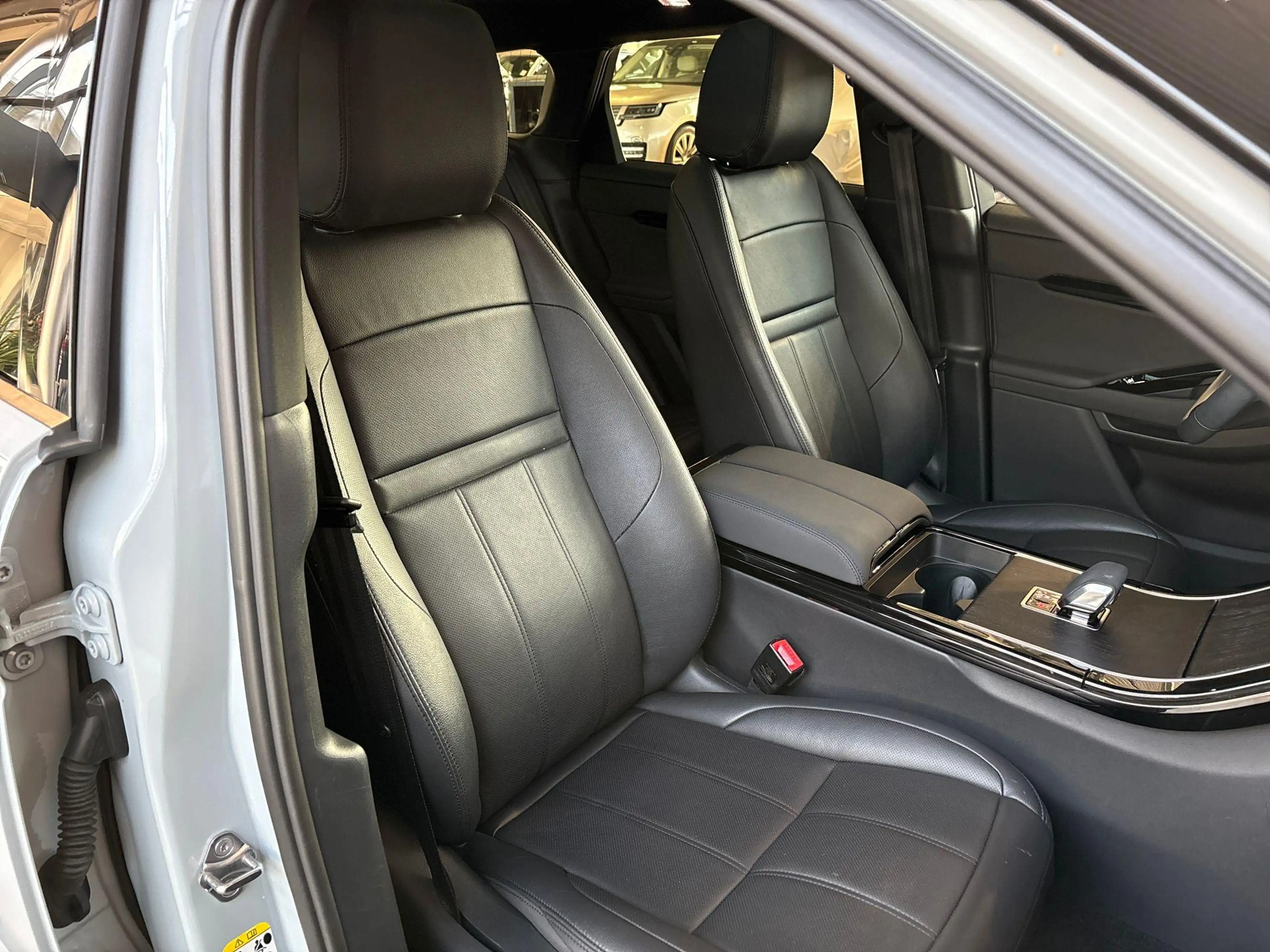 Land Rover Range Rover Evoque P270e AWD S EDITION — photo 10