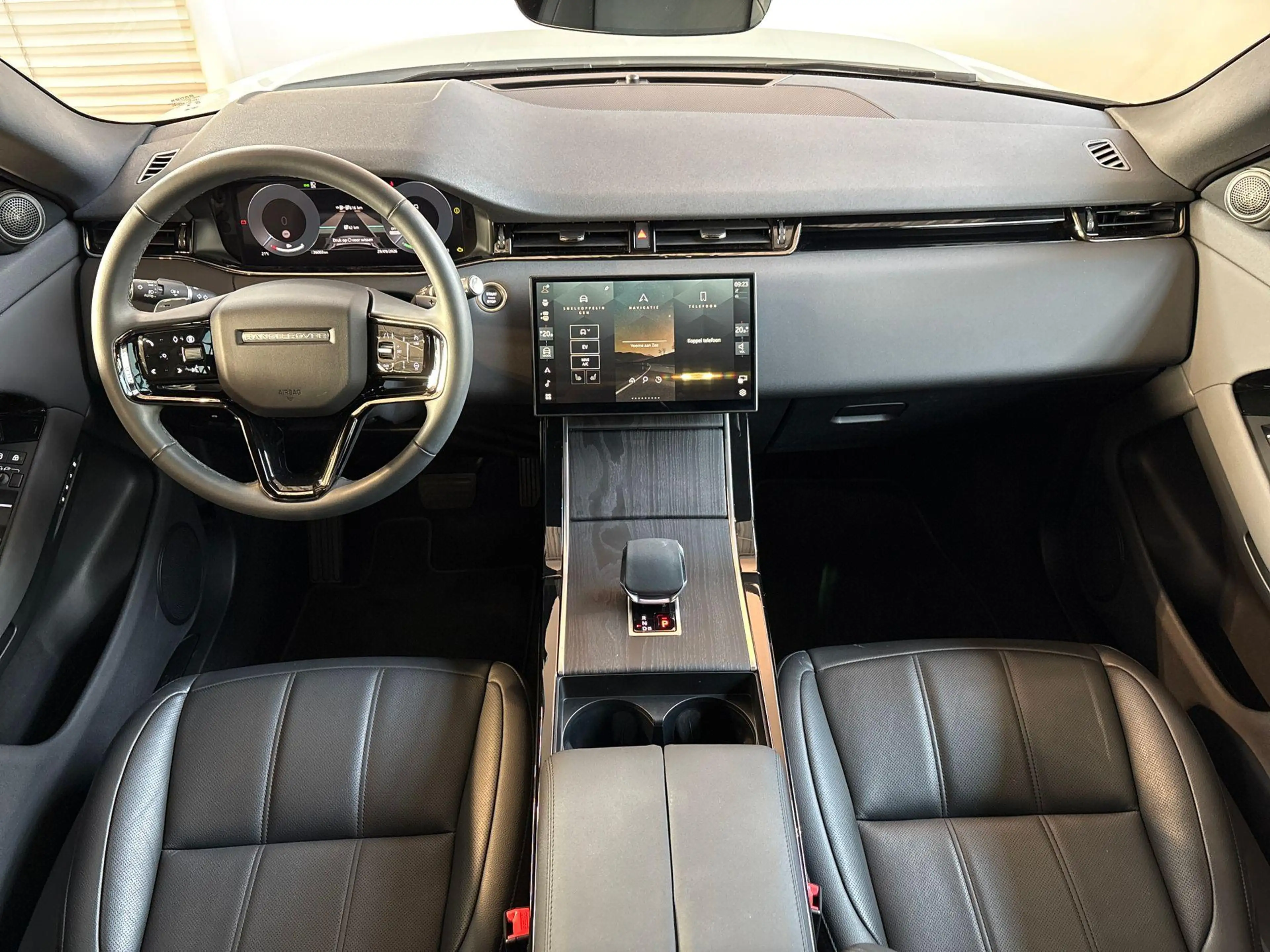 Land Rover Range Rover Evoque P270e AWD S EDITION — photo 4