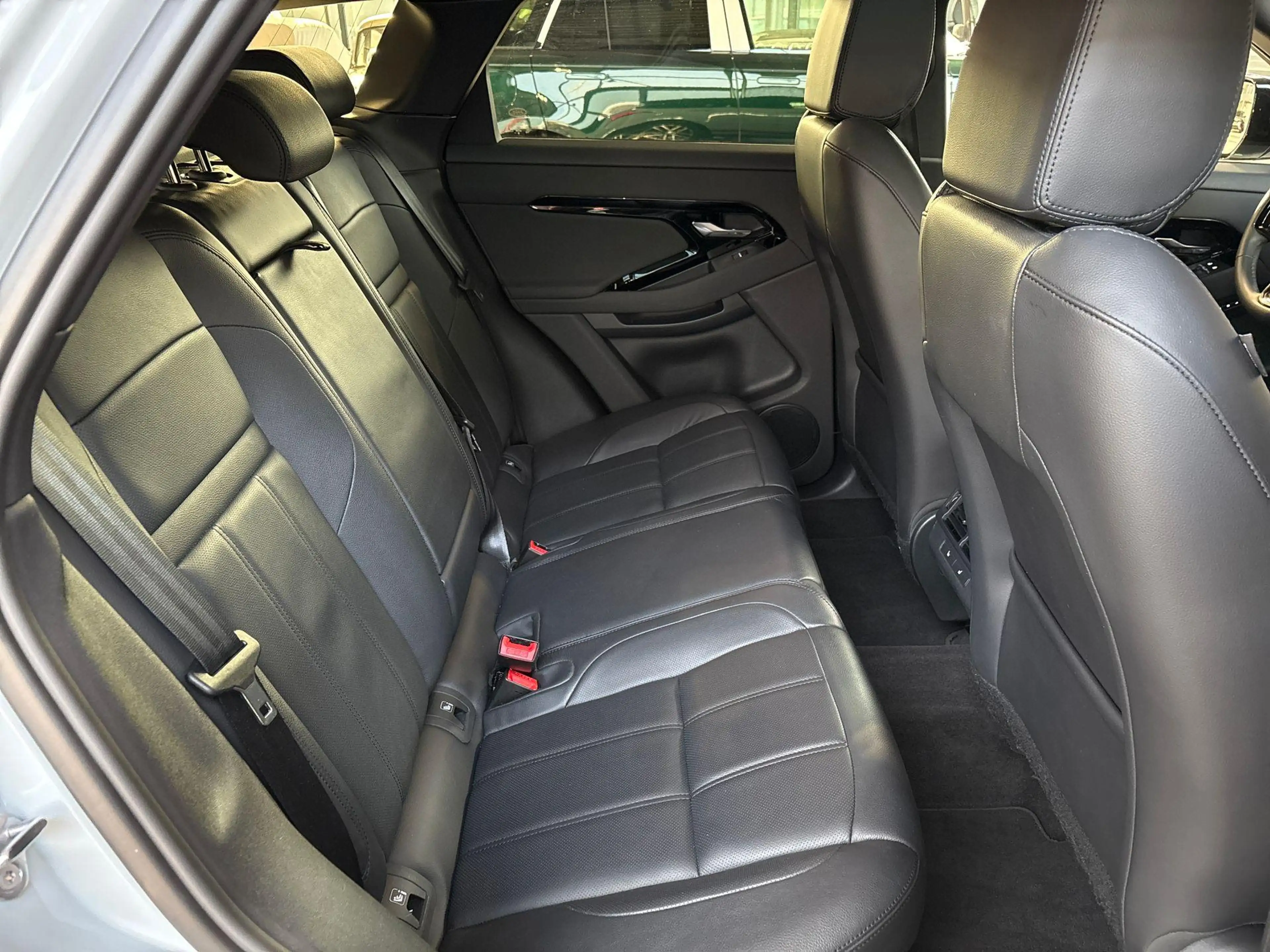 Land Rover Range Rover Evoque P270e AWD S EDITION — photo 5