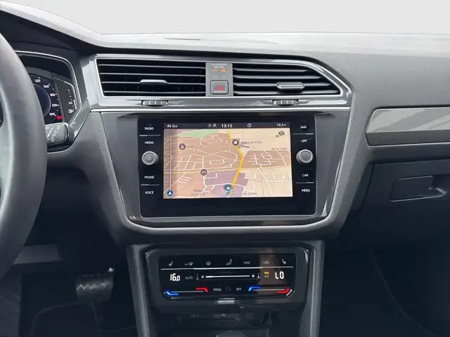 Volkswagen Tiguan Allspace view 8
