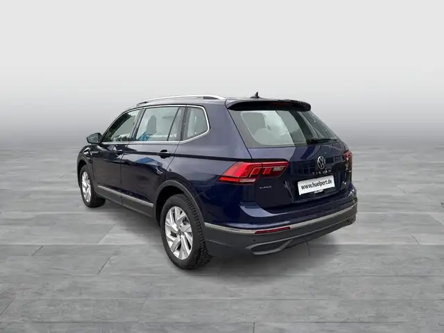 Volkswagen Tiguan Allspace view 4