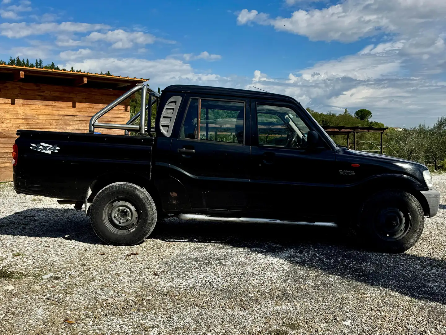 Mahindra Goa Goa Pickup 2.5 CRDE DX 4WD 5 posti Autocarro Schwarz - 2