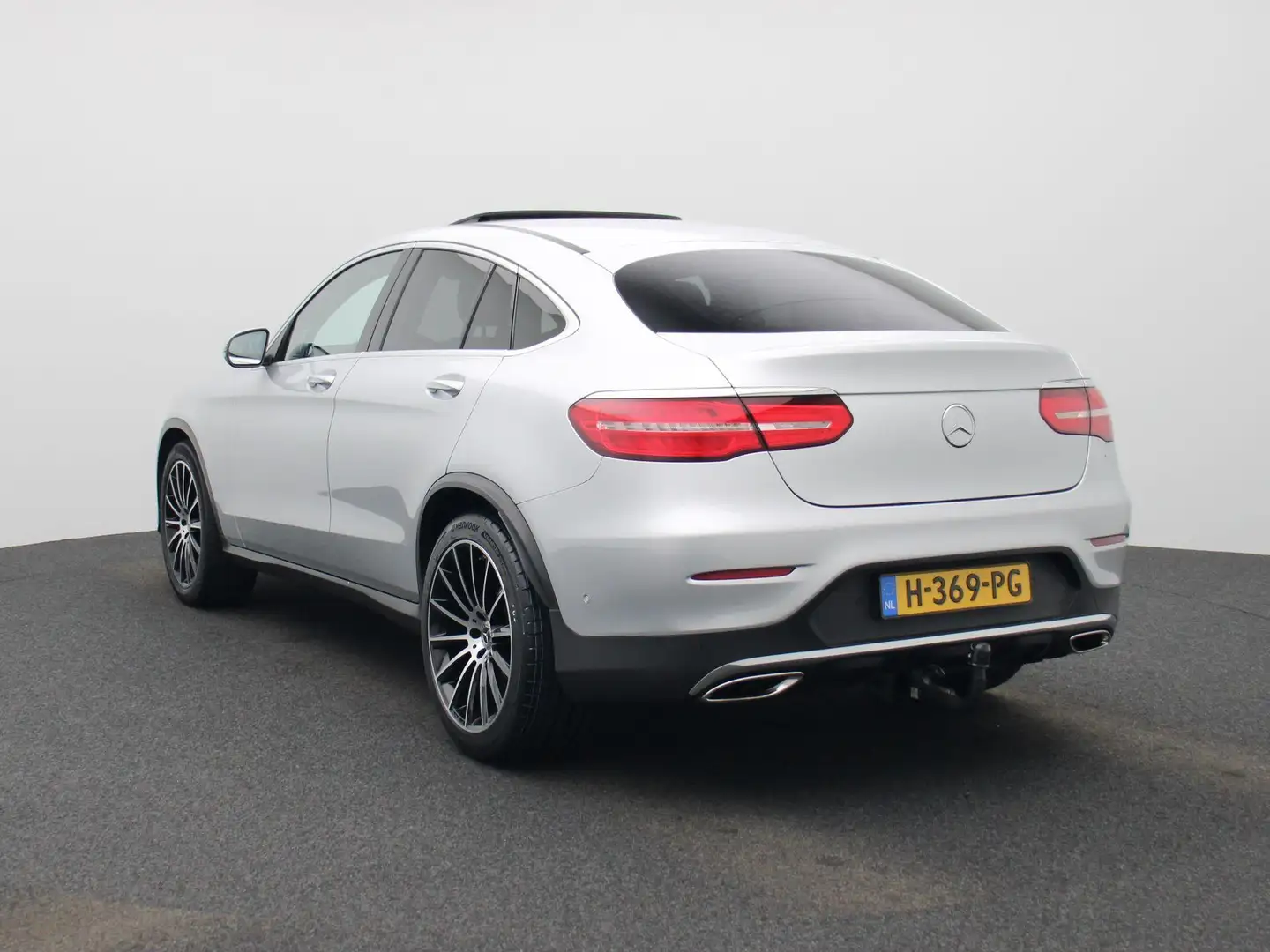 Mercedes-Benz GLC 250 Coupé 4MATIC Premium Plus | AMG LINE | LUCHTVERING Gris - 2