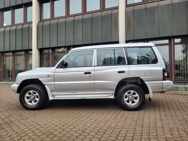 Mitsubishi Pajero Pajero 2.5 TD Classic Nur 74 Tkm-AHK-1 Hd-7Sitzer