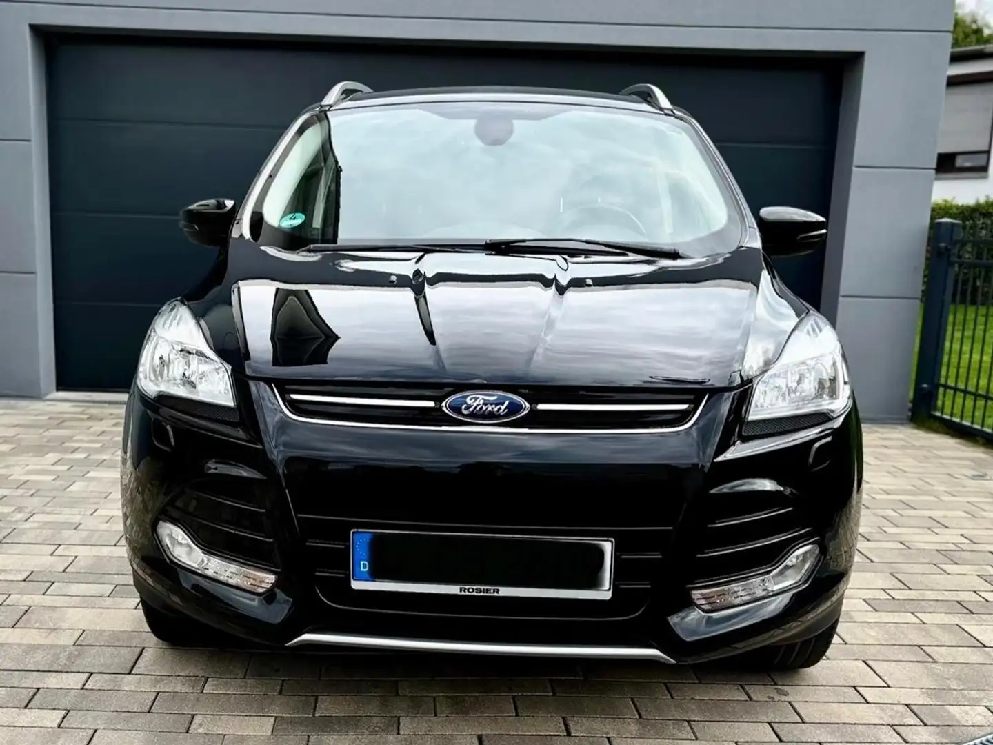 Ford Kuga Kuga 1.6 EcoBoost 2x4 Titanium Schwarz - 2