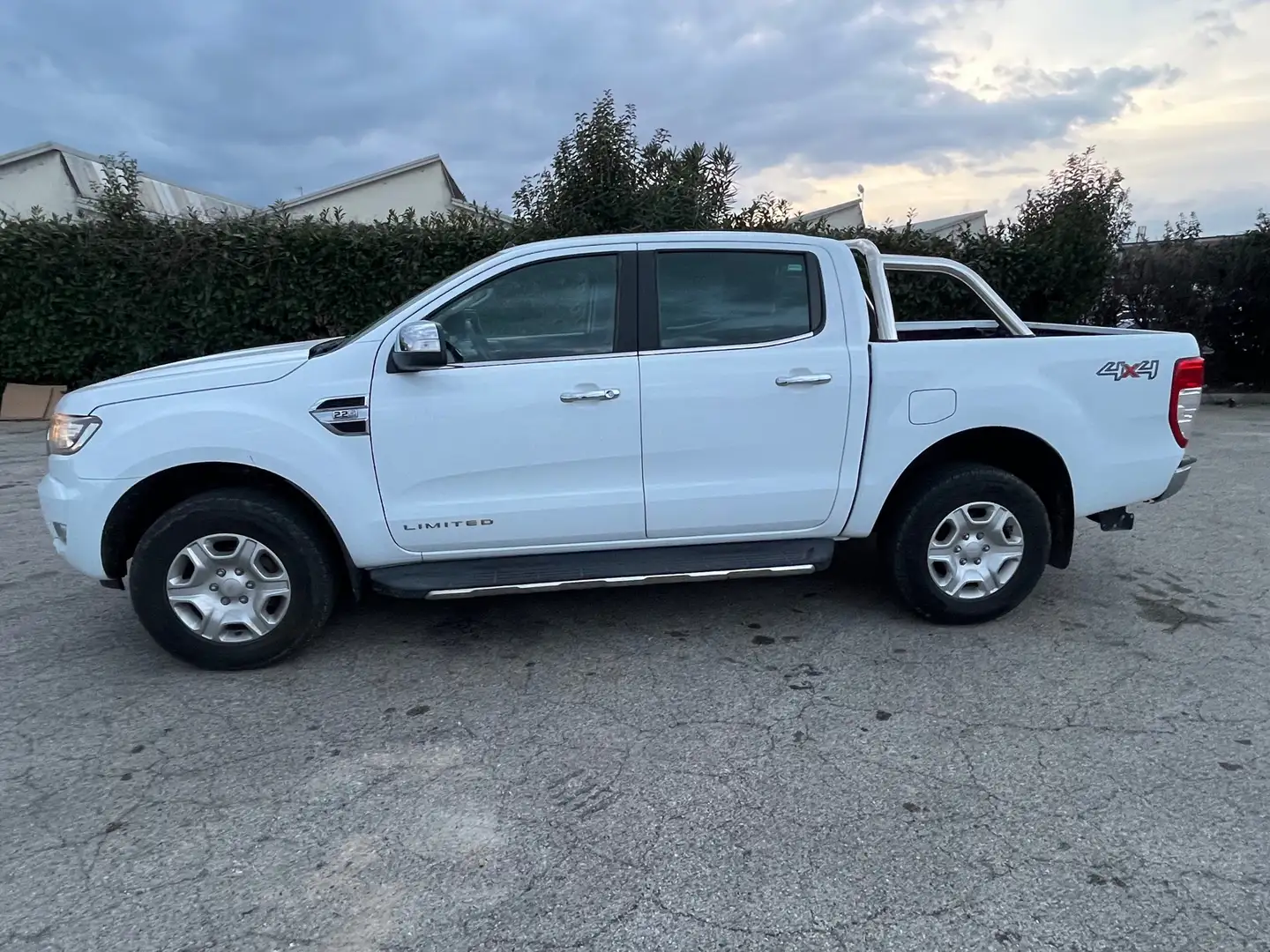 Ford Ranger 2.2 tdci double cab Limited 160cv Bianco - 1