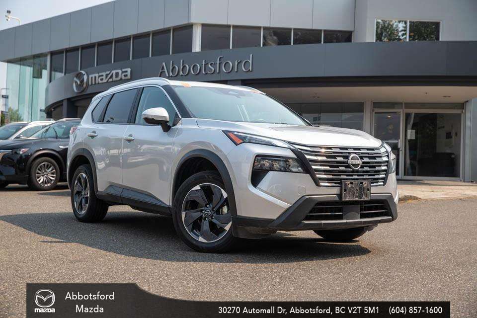 2025 Nissan Rogue AWD SV Moonroof | NO ACCIDENTS | LOCAL BC CAR