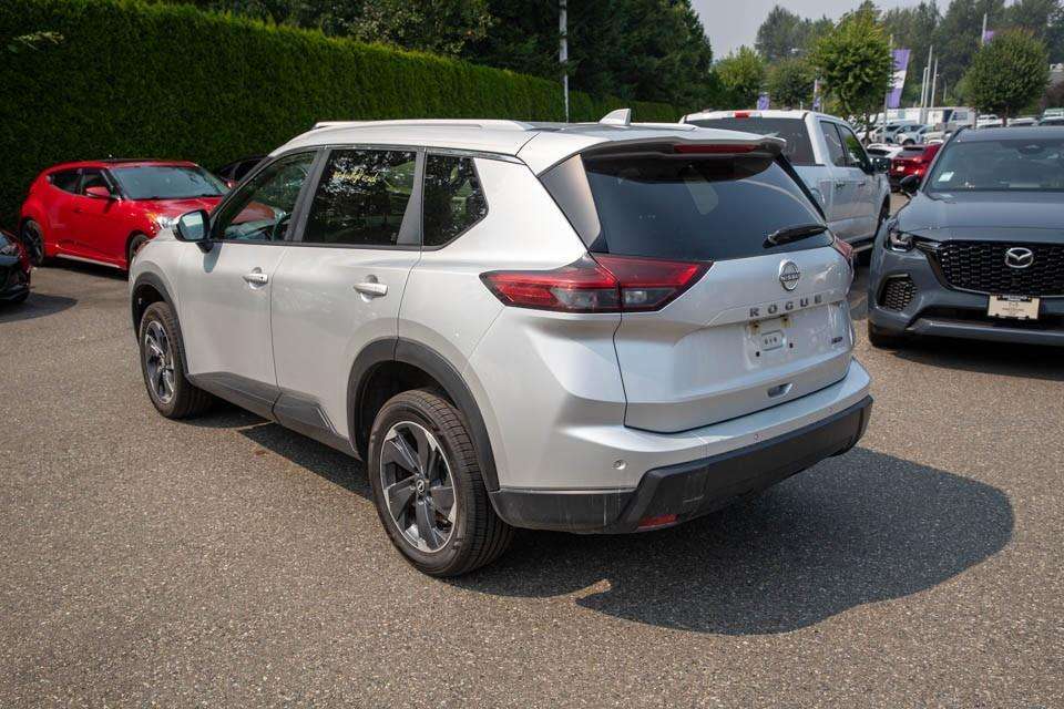 2025 Nissan Rogue AWD SV Moonroof | NO ACCIDENTS | LOCAL BC CAR — снимка 1