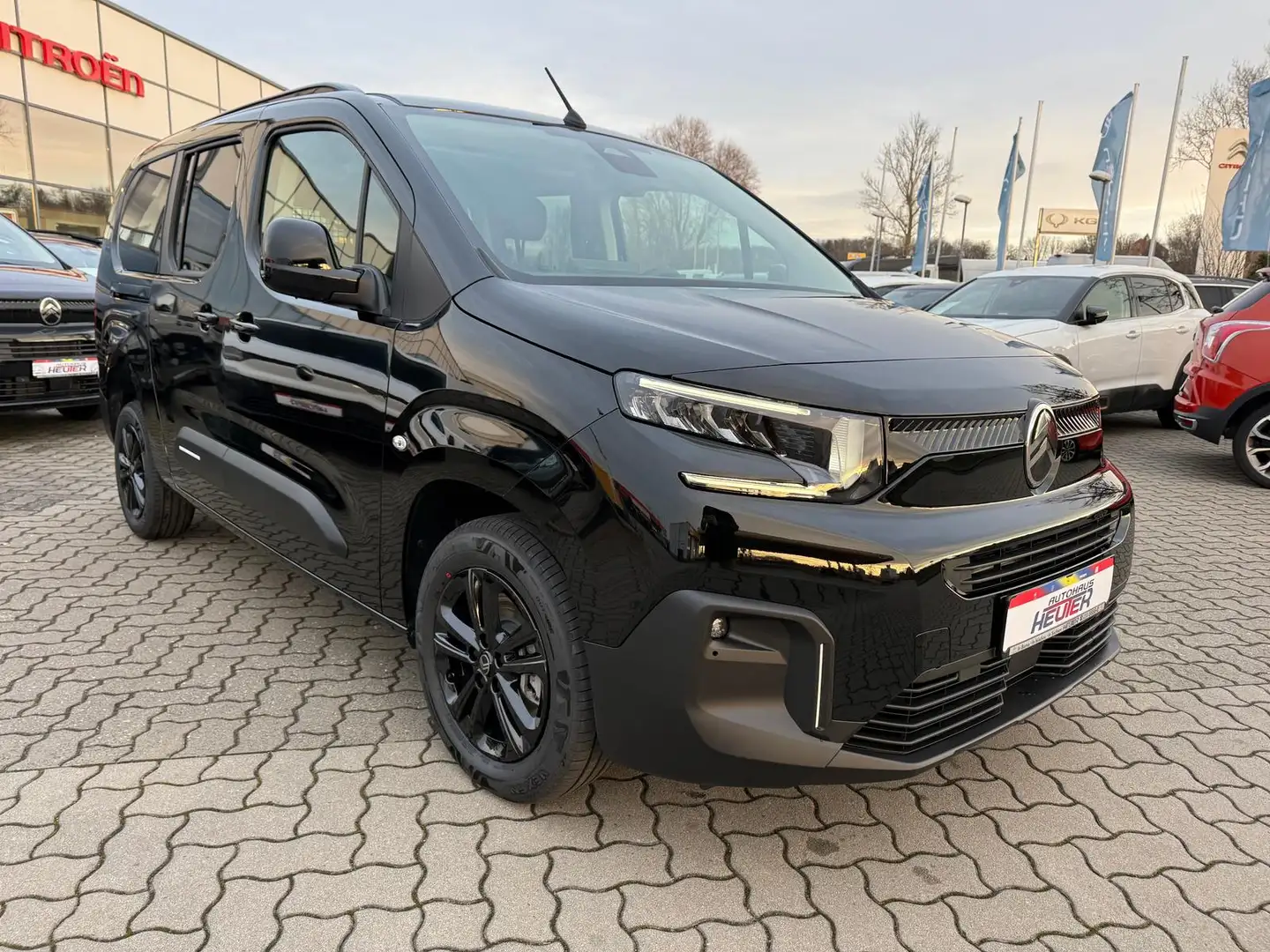 Citroen Berlingo MPV XL BlueHDi100 Plus Schwarz - 2