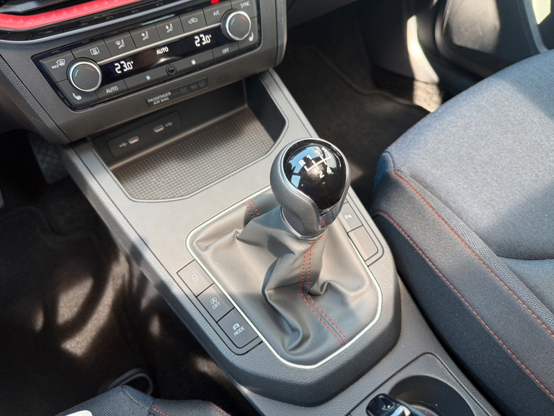 SEAT Ibiza FR NAVI/SHZ/R-CAM/PANO/1HAND — photo 15
