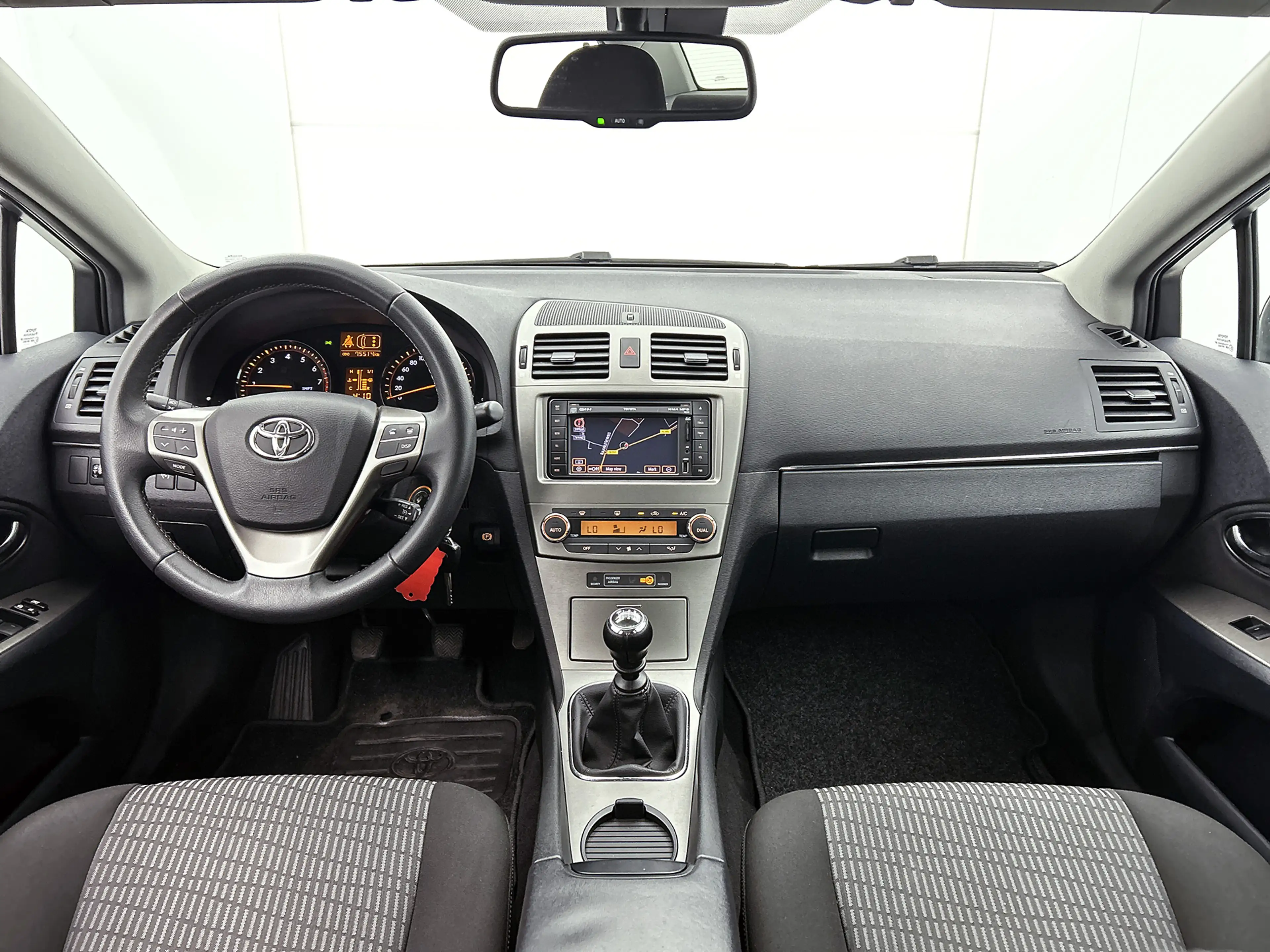 Toyota Avensis 2.0 VVTi Dynamic Business — photo 5