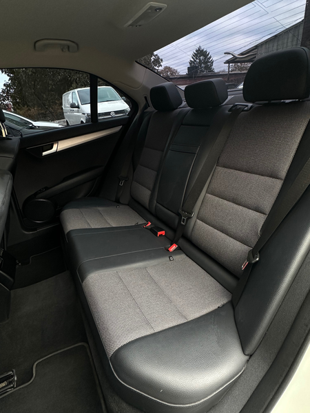 Mercedes-Benz C 180 C 180 CGI BlueEFFICIENCY Avantgarde — photo 9
