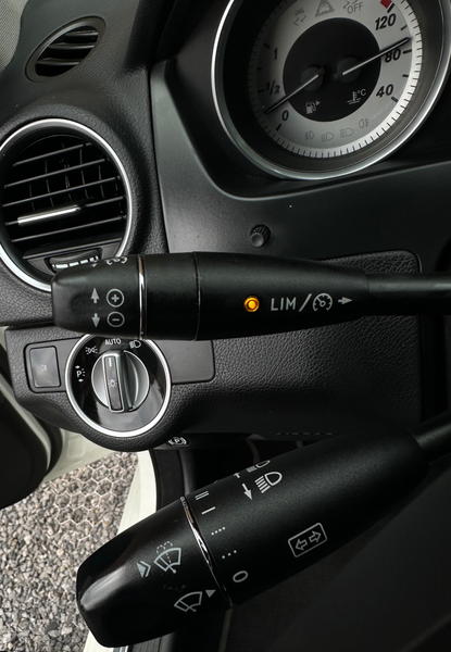 Mercedes-Benz C 180 C 180 CGI BlueEFFICIENCY Avantgarde — photo 14