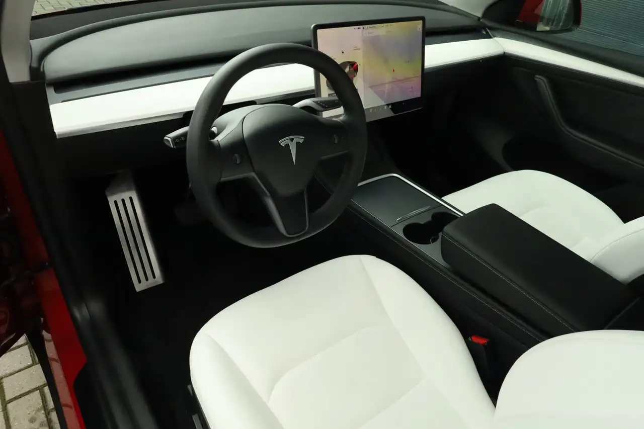 Tesla Model Y RWD 58 kWh, миниатюра 3