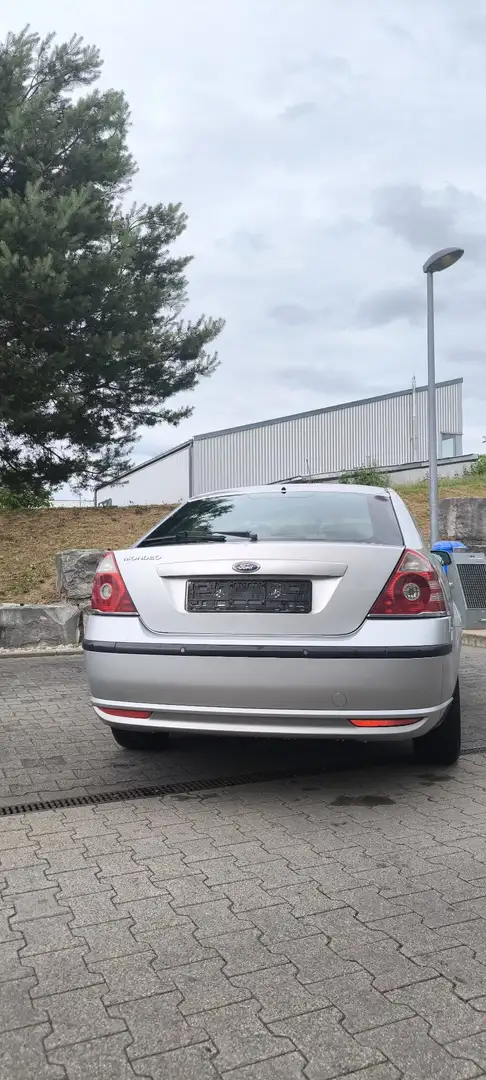 Ford Mondeo 1.8 Ghia - 2