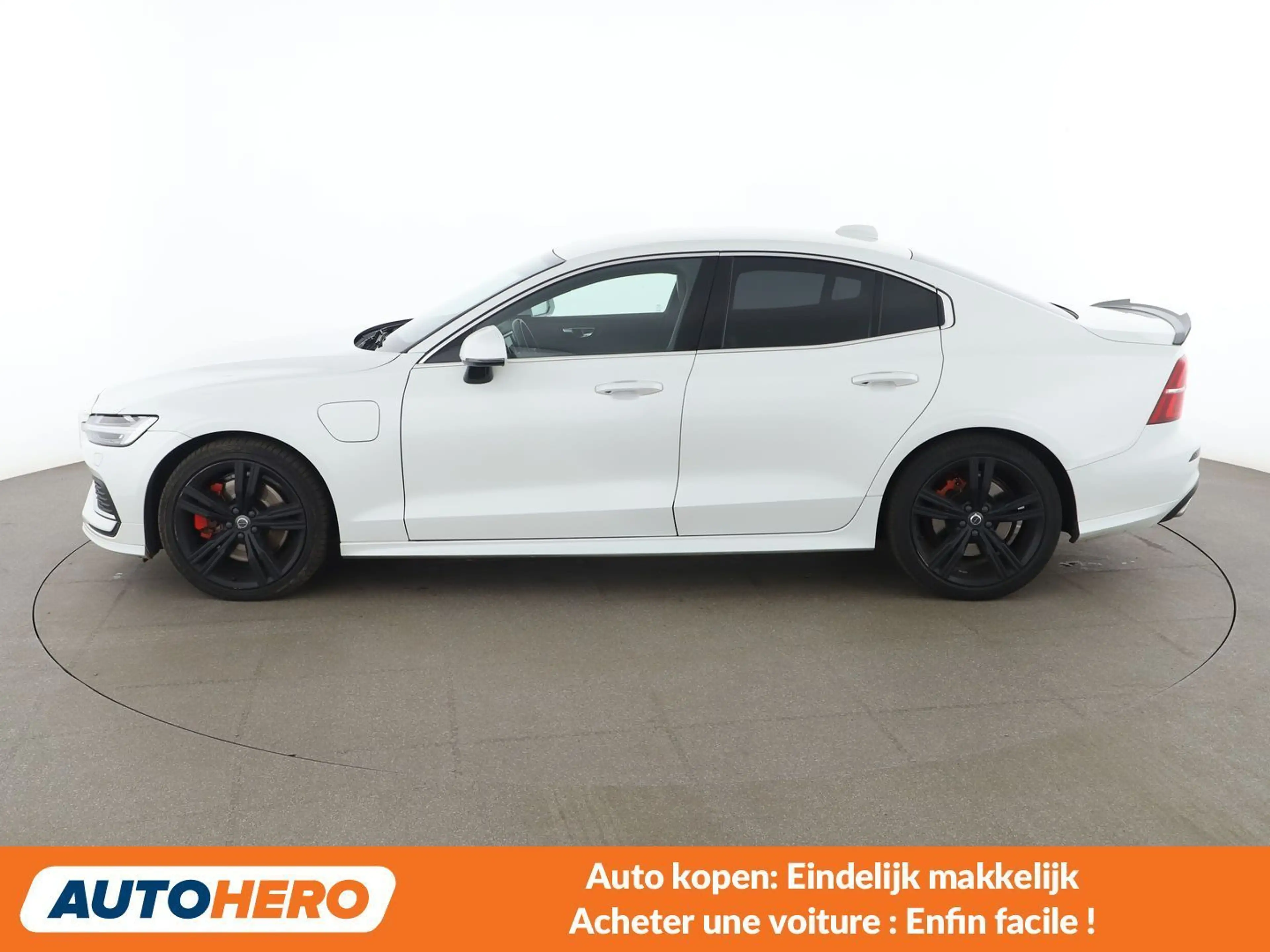 Volvo S60 2.0 T8 Plug-in Hybrid Inscription AWD — photo 3