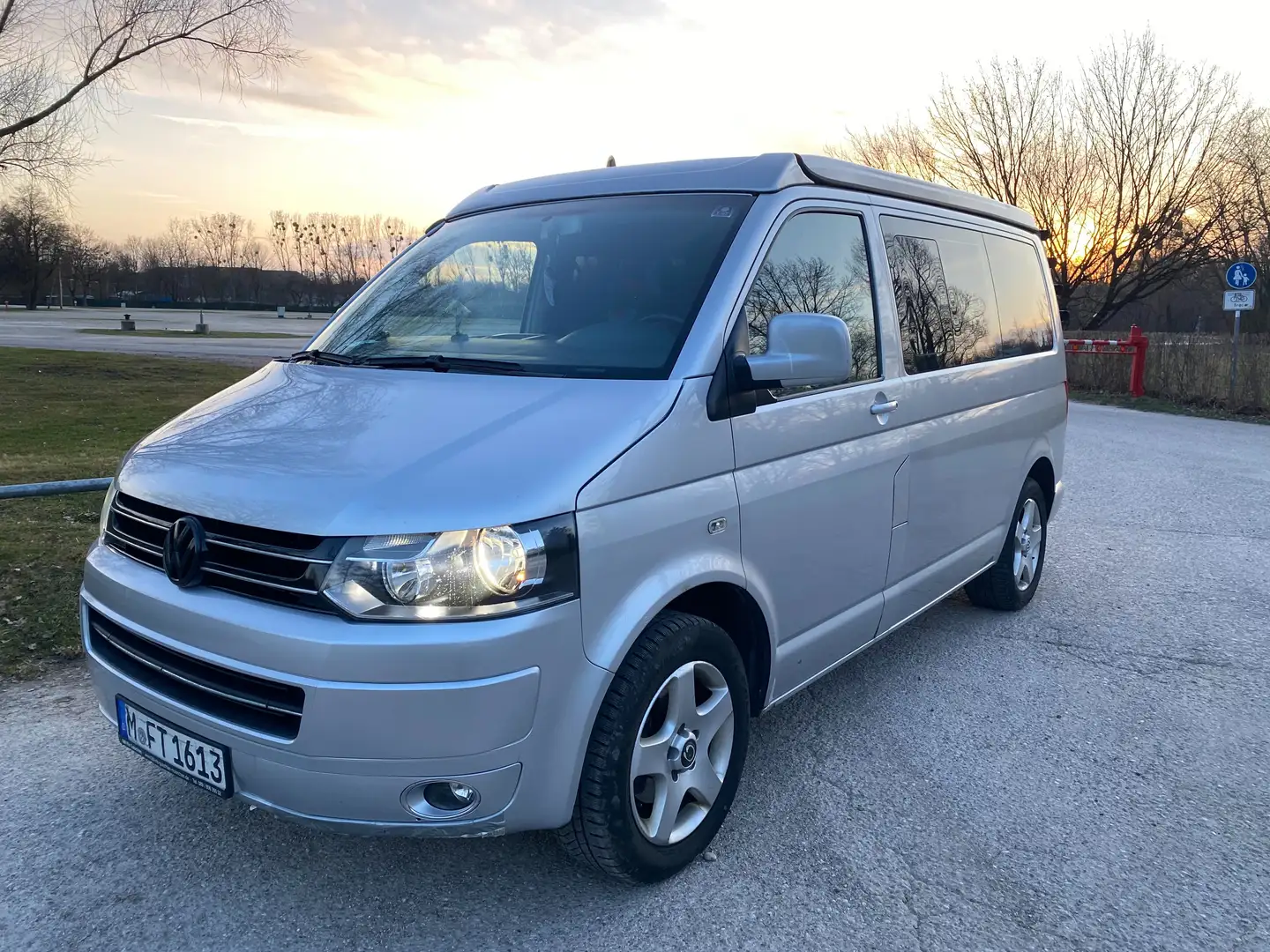Volkswagen T5 Camper Argento - 1