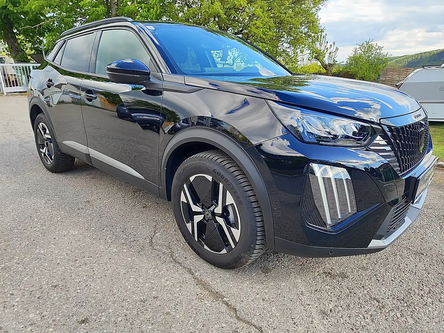 Peugeot 2008 Benzin 100 S&S Allure 6-Gang-Manuell Schwarz - 2